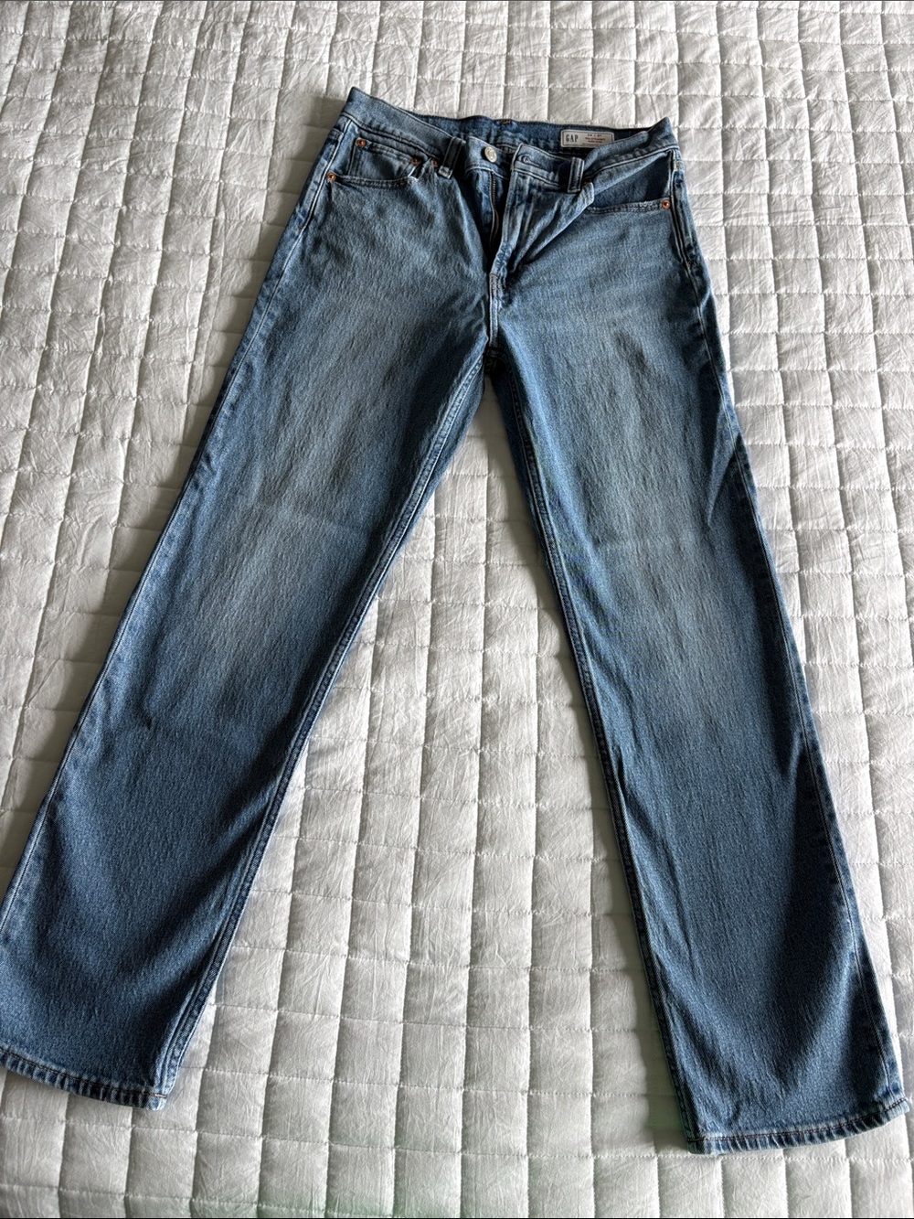 GAP Women’s Straight-Leg Jeans — Light Blue Denim
